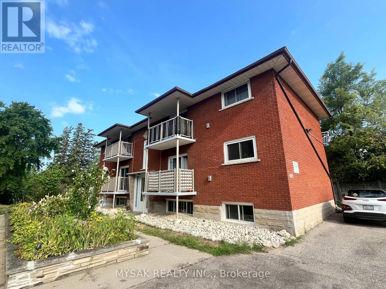 425 LANCASTER STREET W