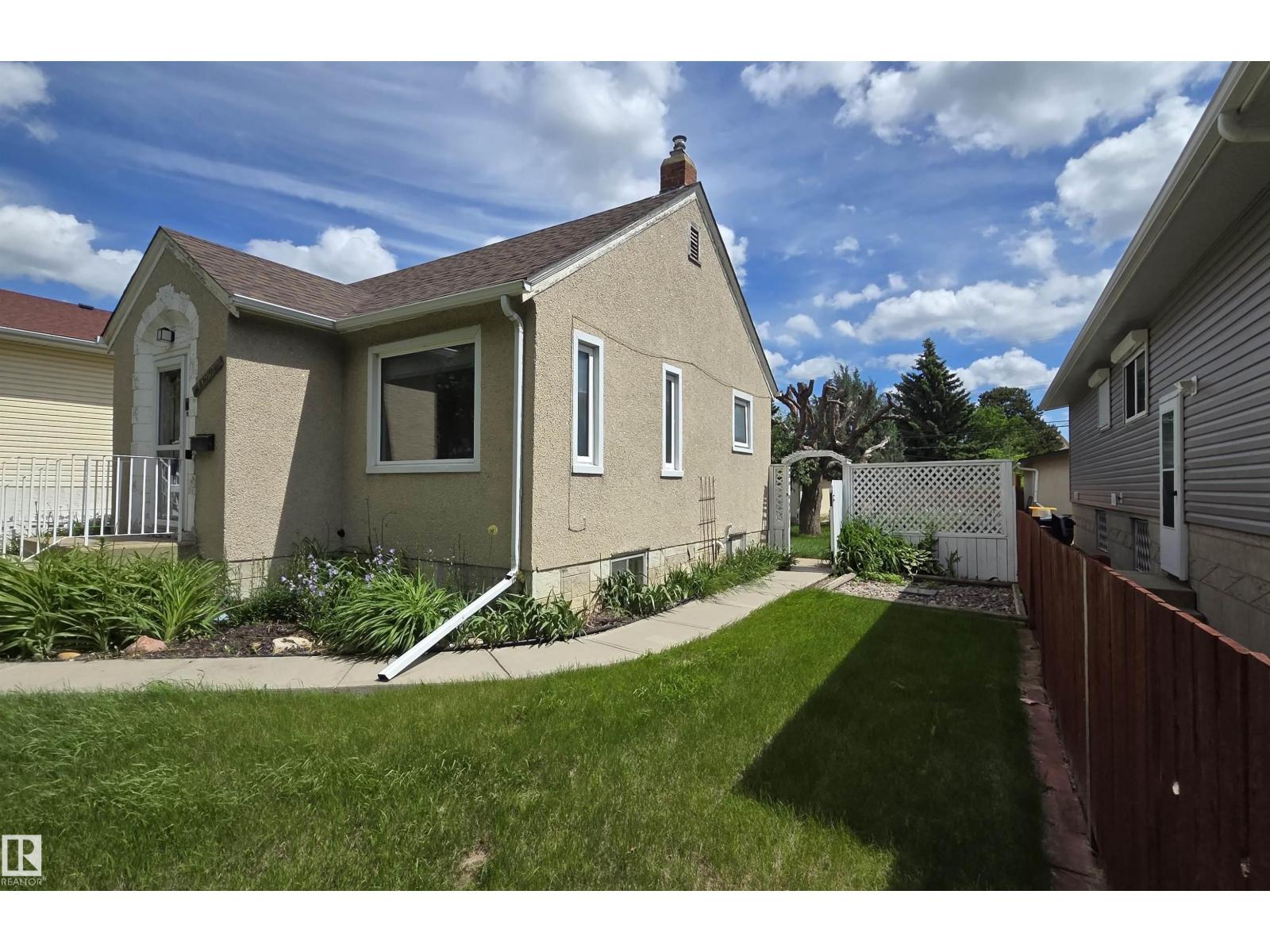 11909 83 ST NW