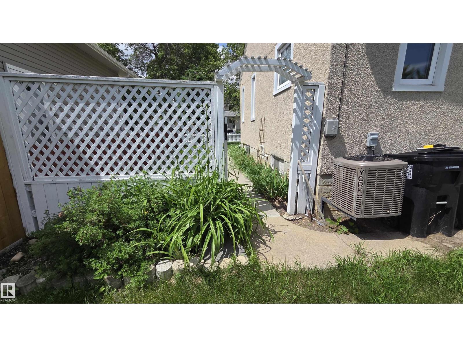 11909 83 ST NW