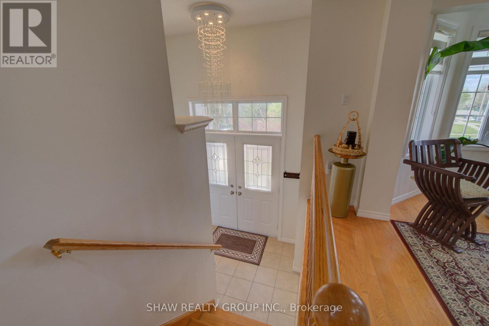 32 LENA CRESCENT