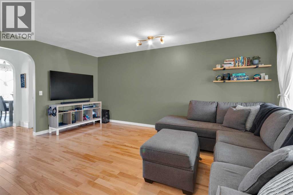 111 Arbour Meadows Close NW