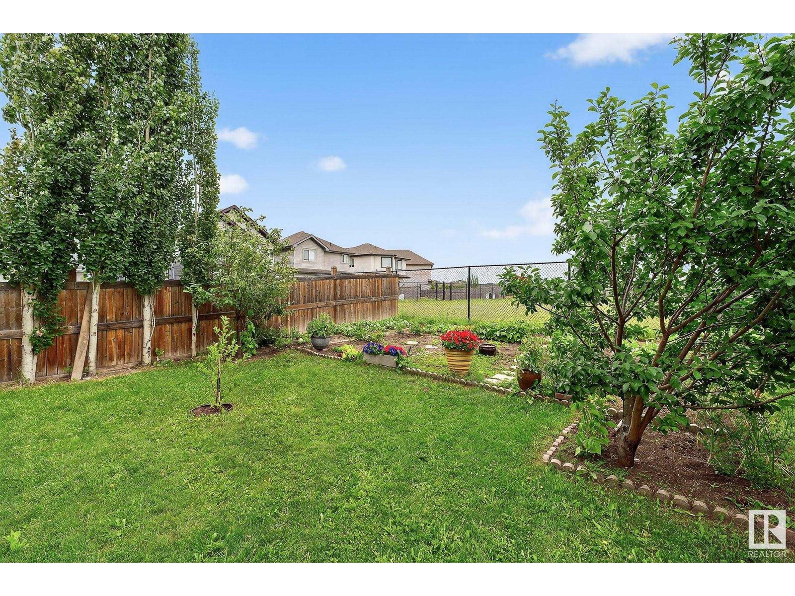 13819 165 AV NW