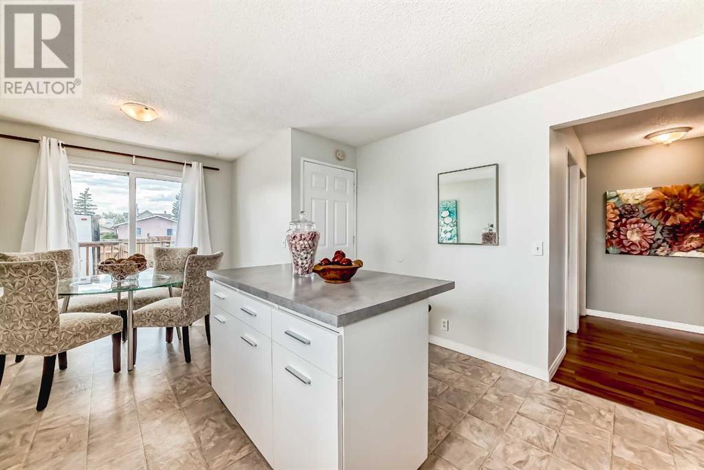 136 Castledale Crescent NE