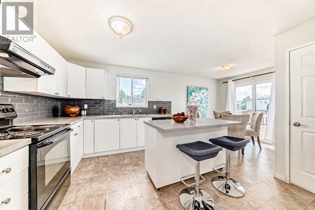 136 Castledale Crescent NE