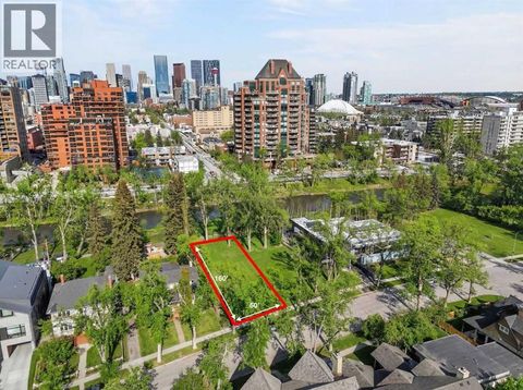 312 Roxboro Road SW Calgary AB T2S0R3