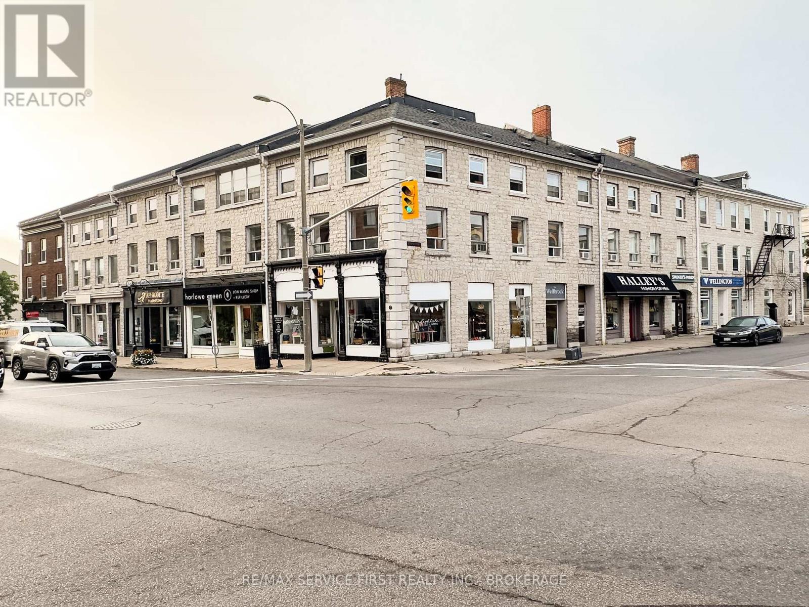 UNIT #4 - 159 WELLINGTON STREET