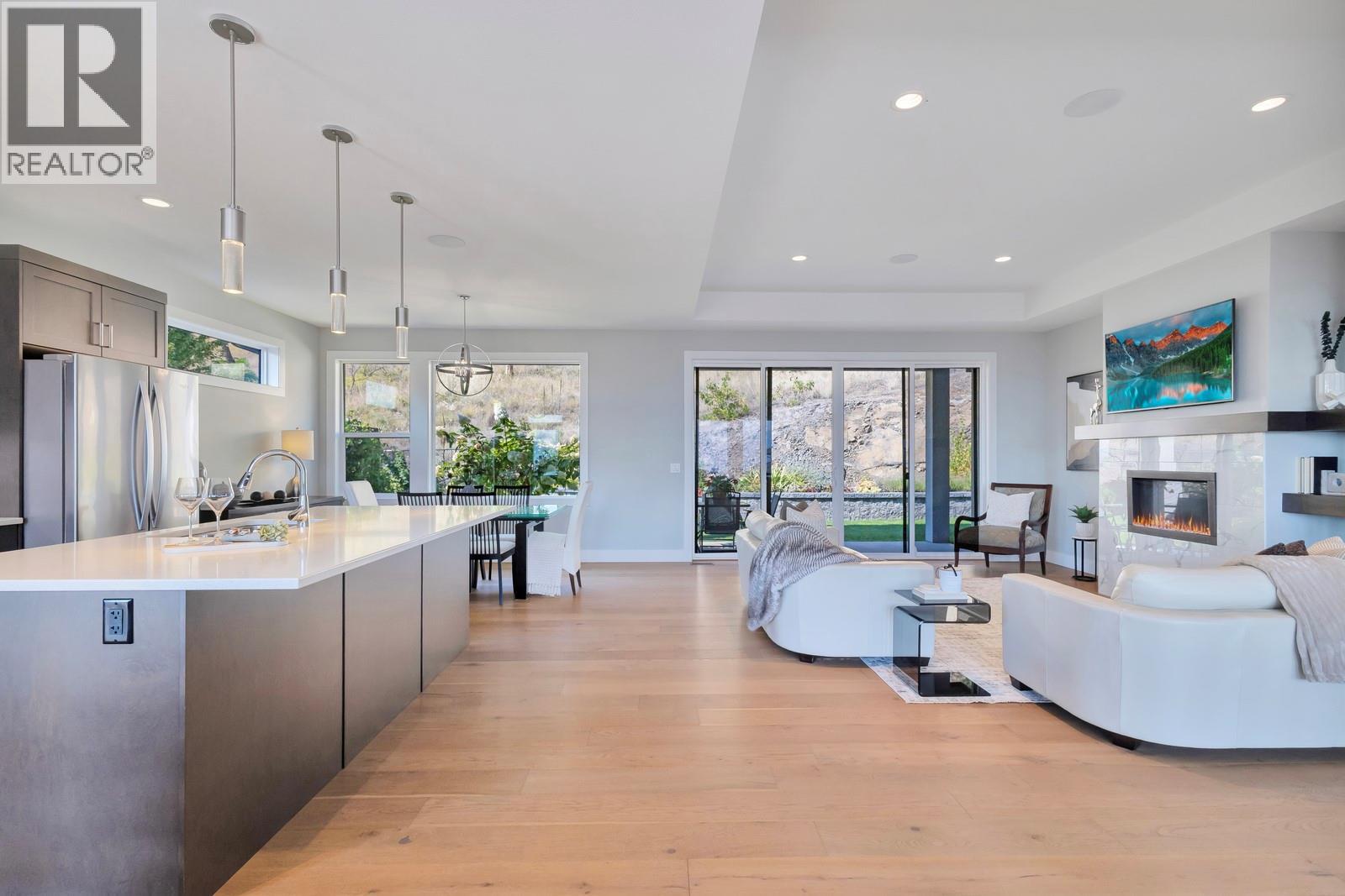 2594 Crown Crest Drive