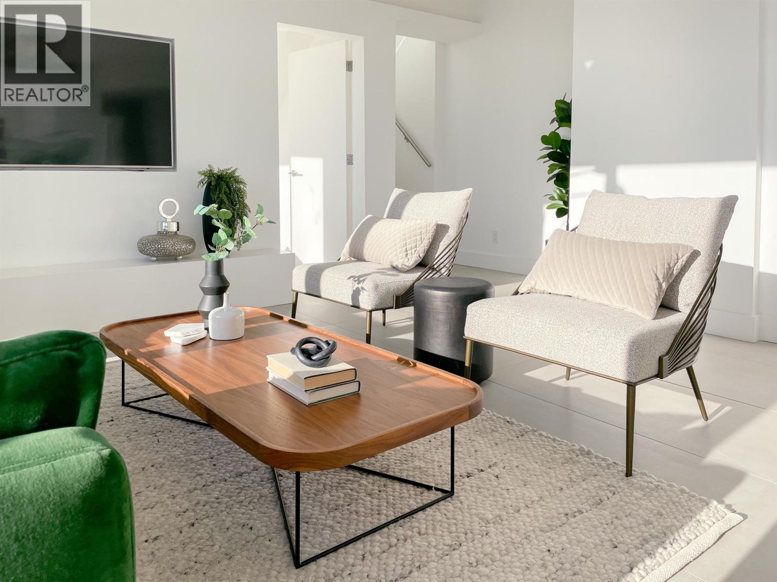 3703 689 ABBOTT STREET