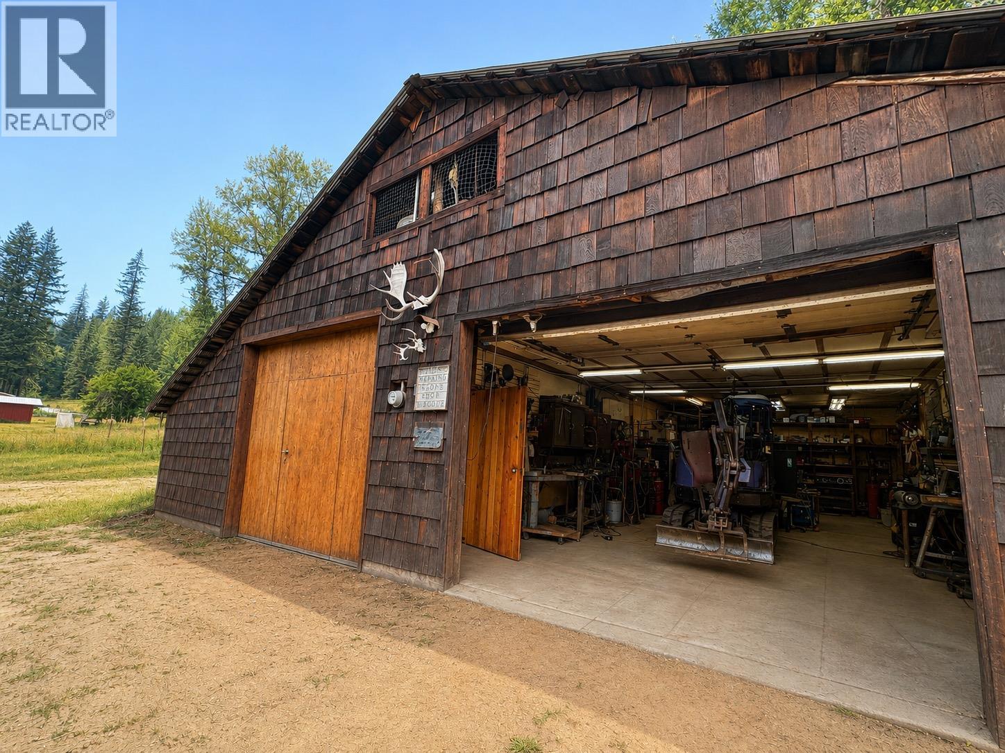3233 Mabel Lake Road