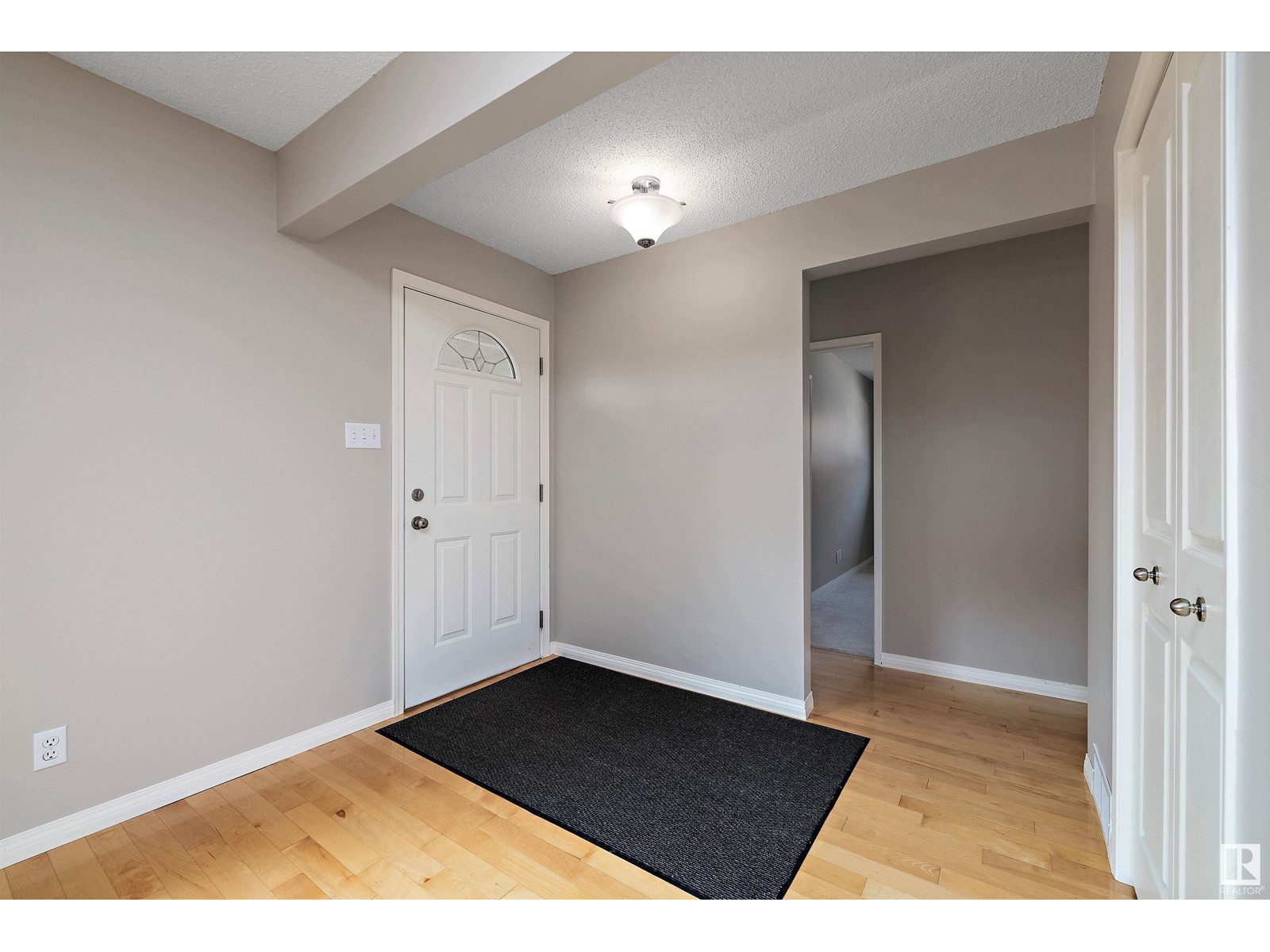 11716 39 AV NW