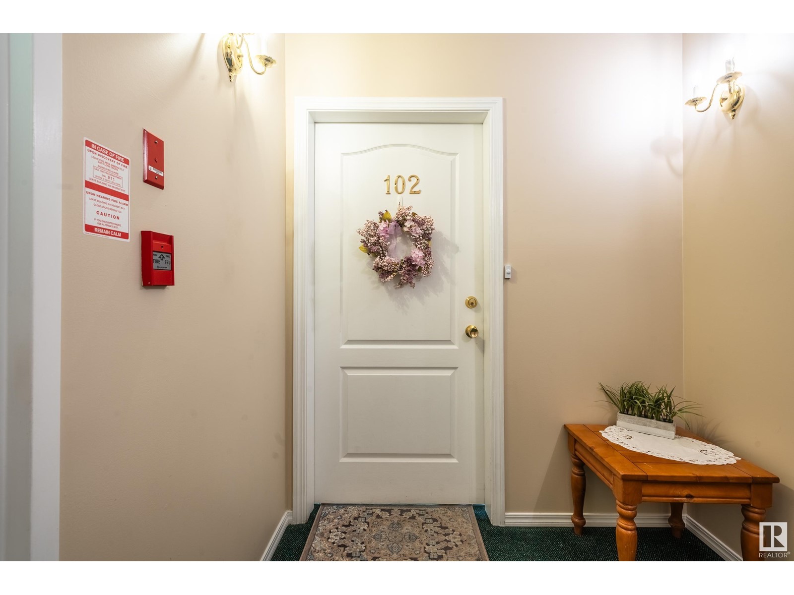 #102 37 SIR WINSTON CHURCHILL AV
