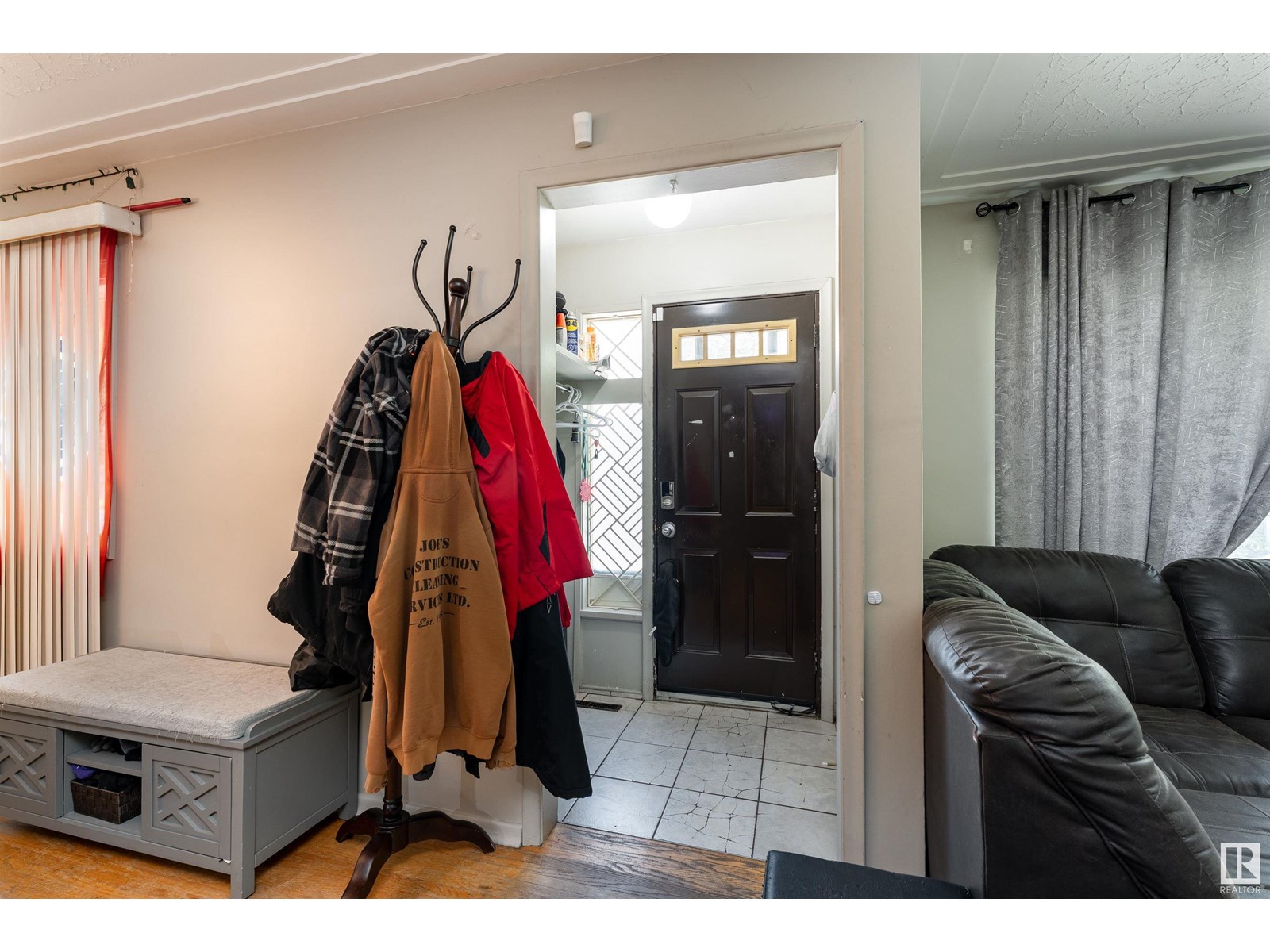 12915/12917 102 ST NW