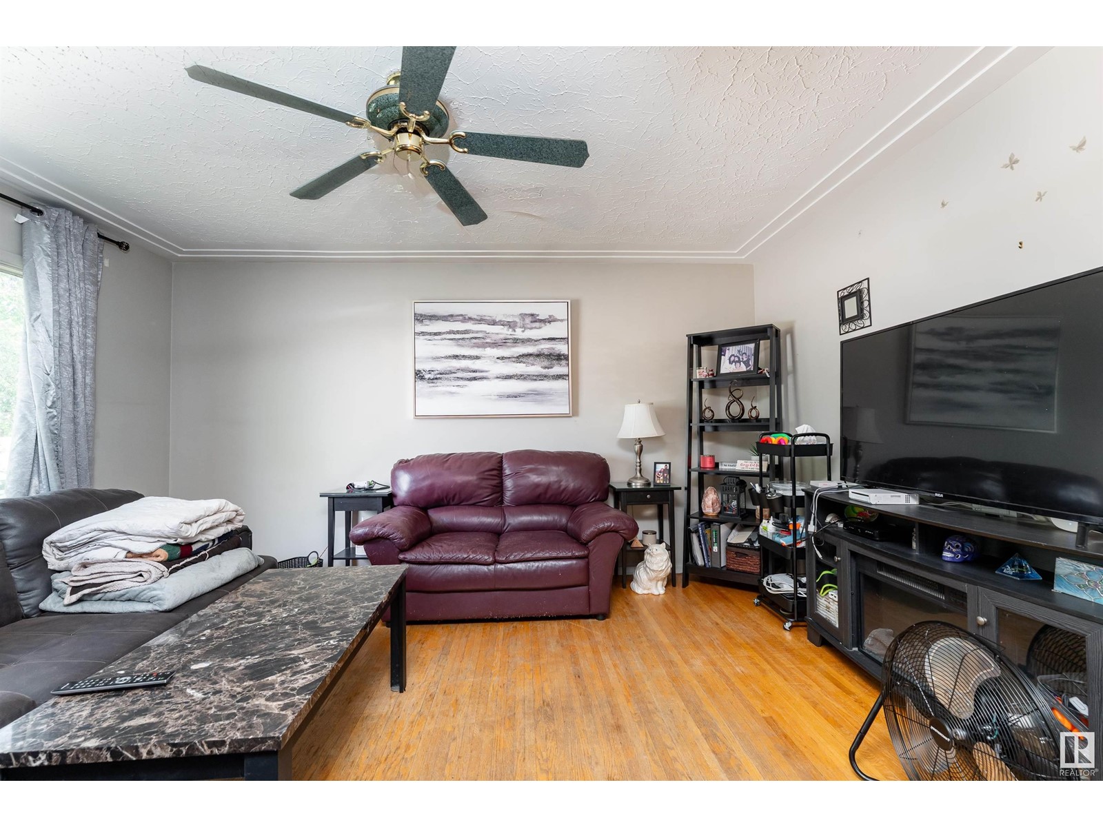 12915/12917 102 ST NW