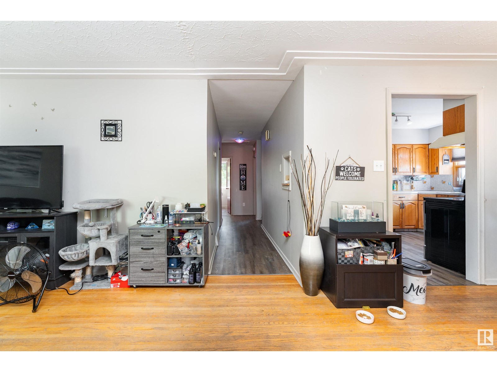 12915/12917 102 ST NW