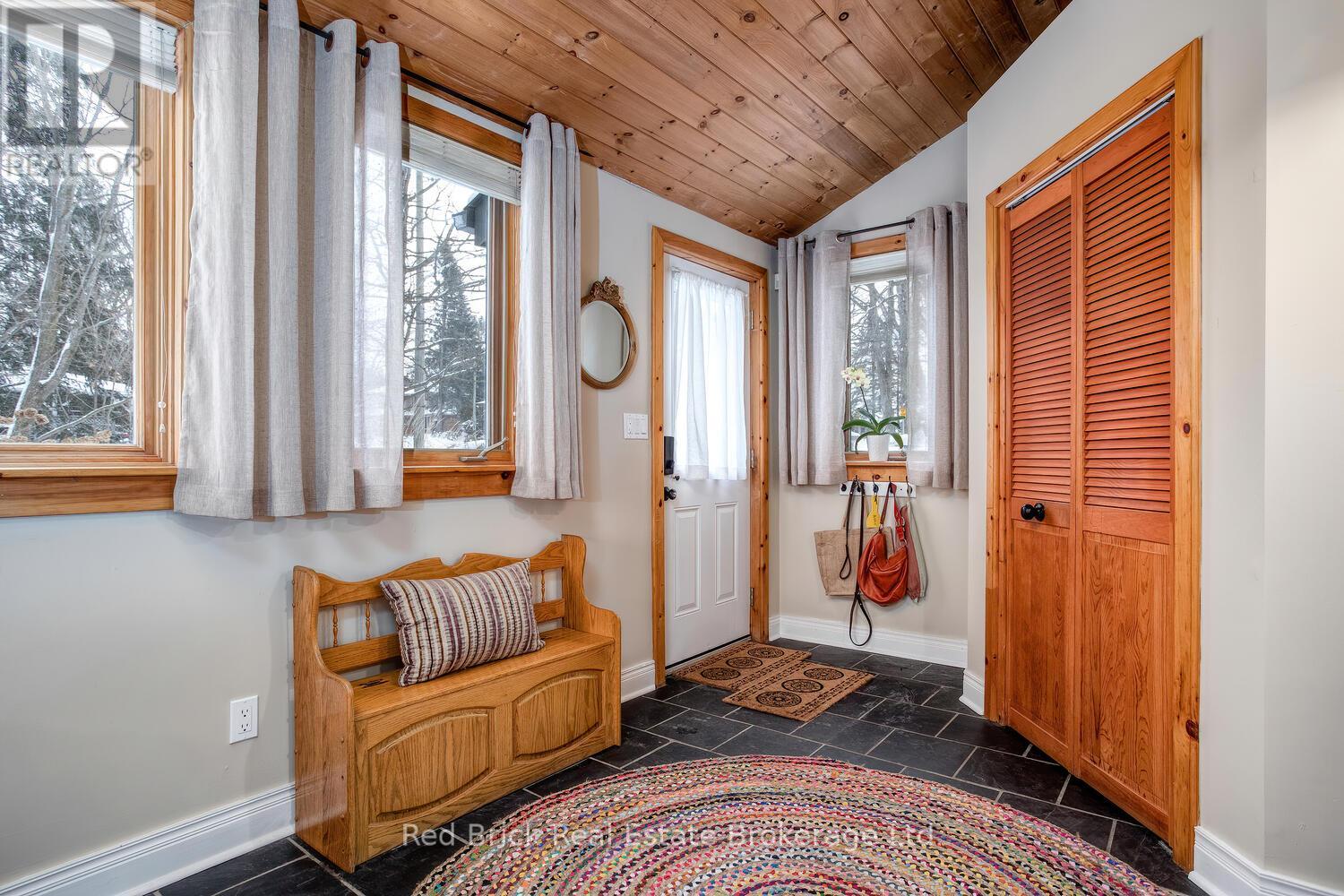 68 MCNAB STREET E