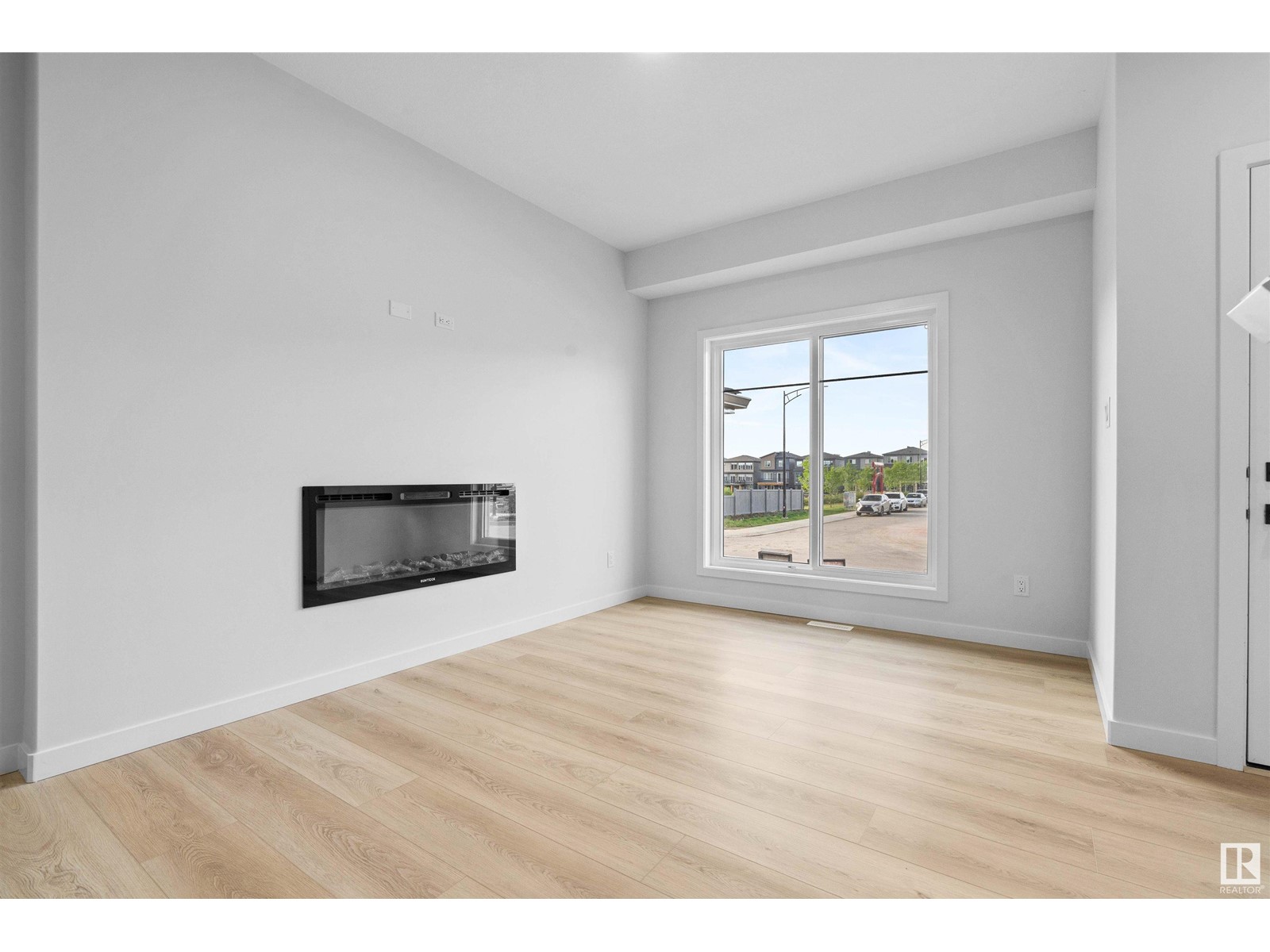 6373 KING WD SW