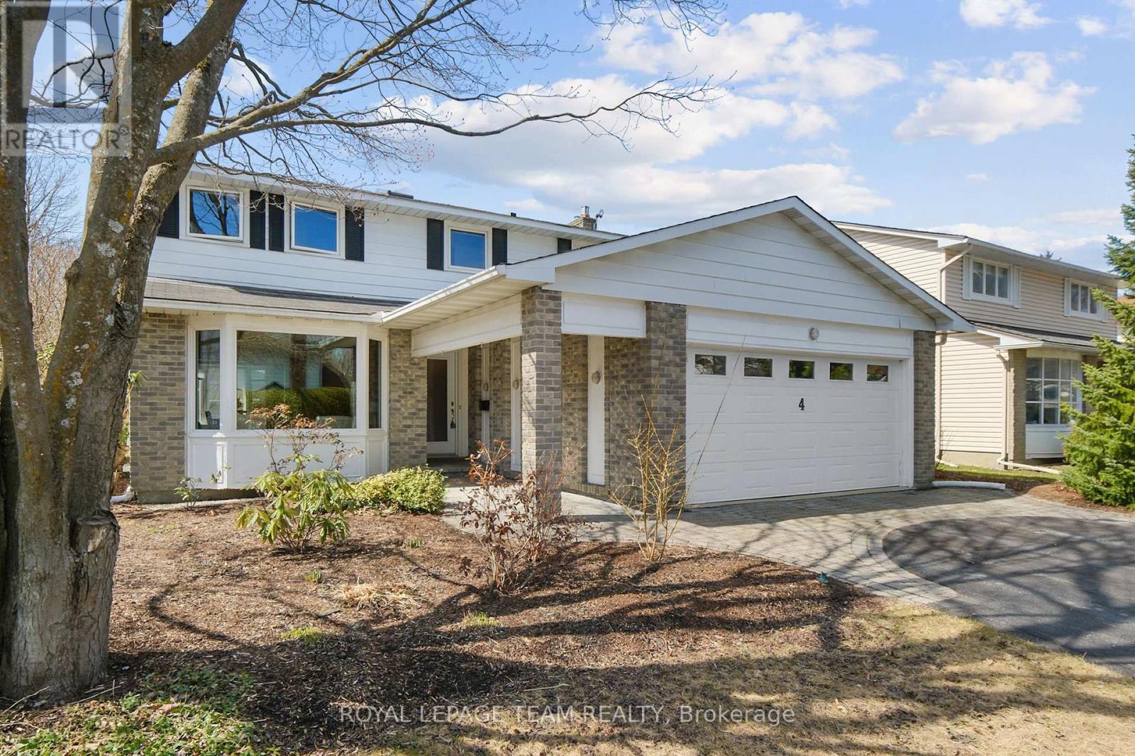 4 VALEWOOD CRESCENT