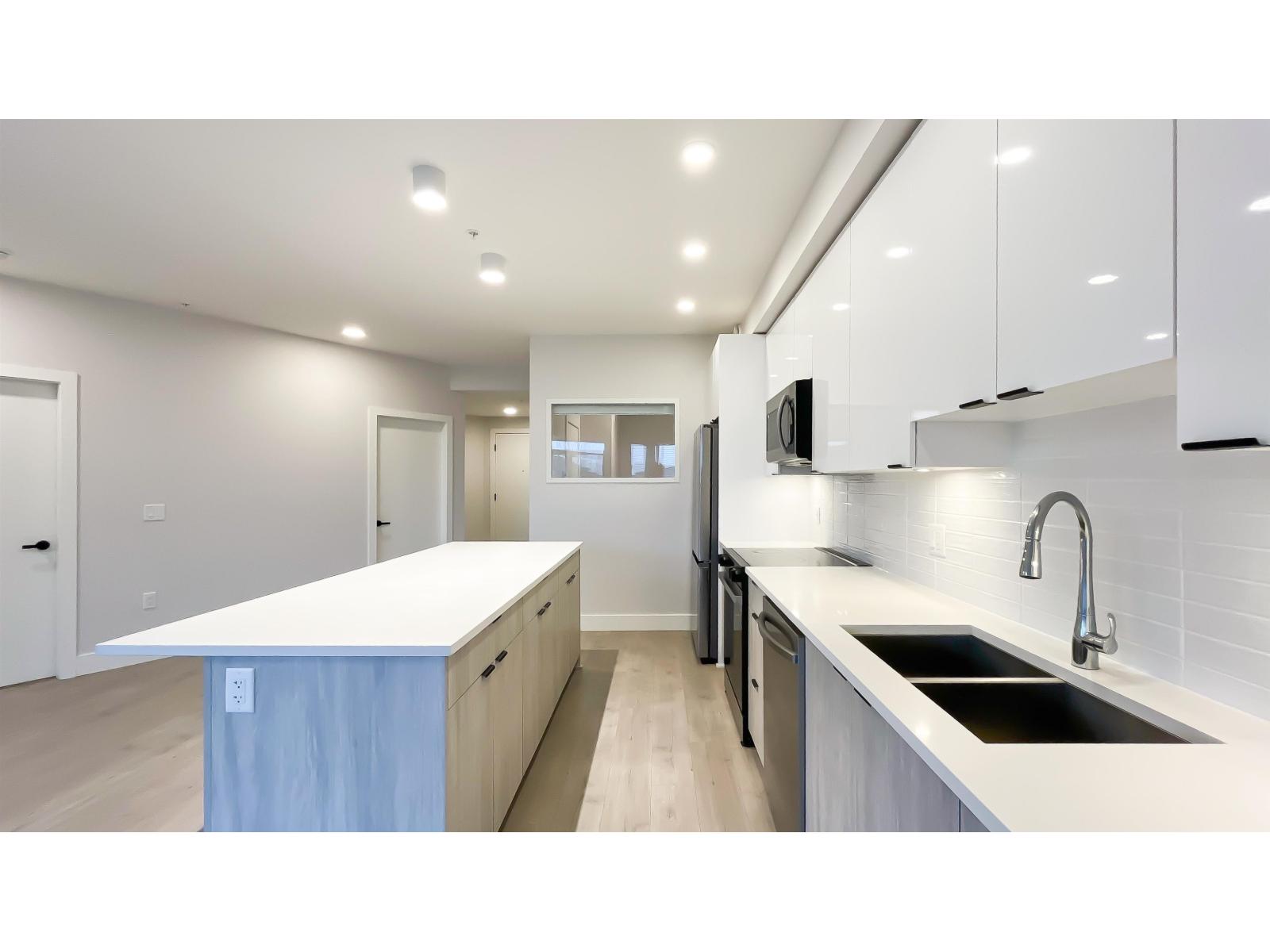 304 20061 FRASER HIGHWAY