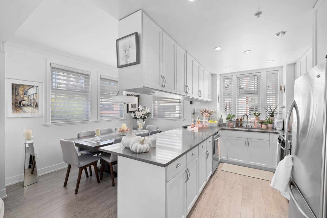 302 15392 16A AVENUE