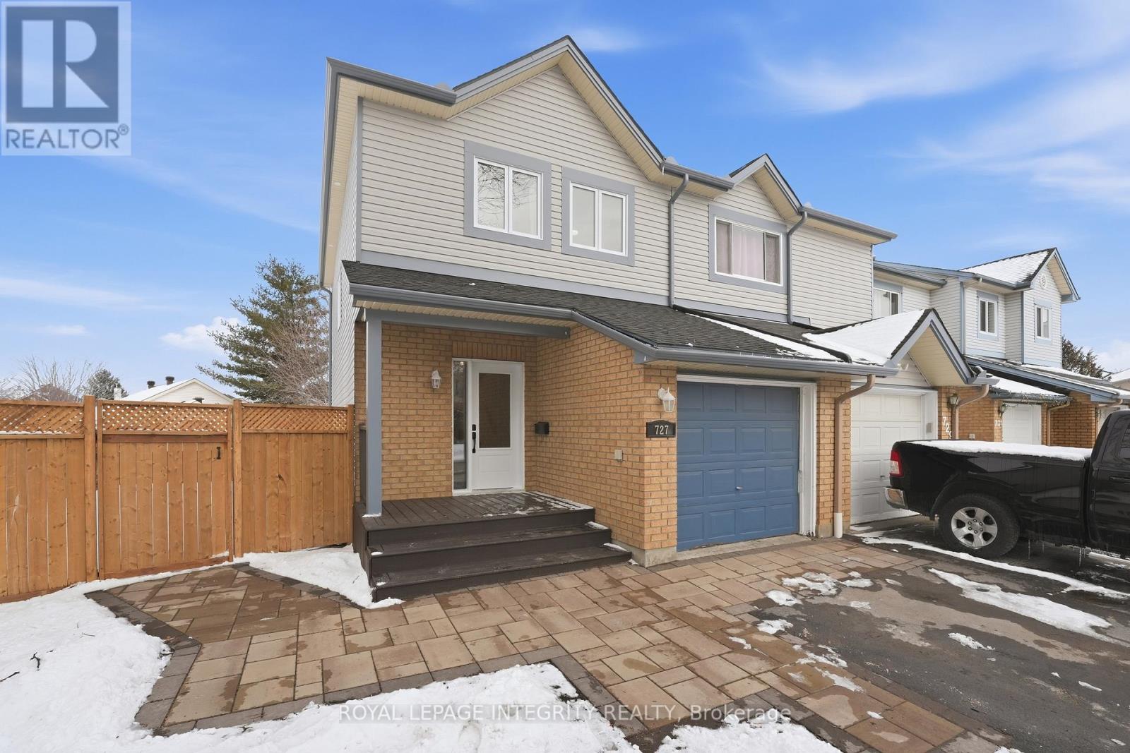 727 HANCOCK CRESCENT