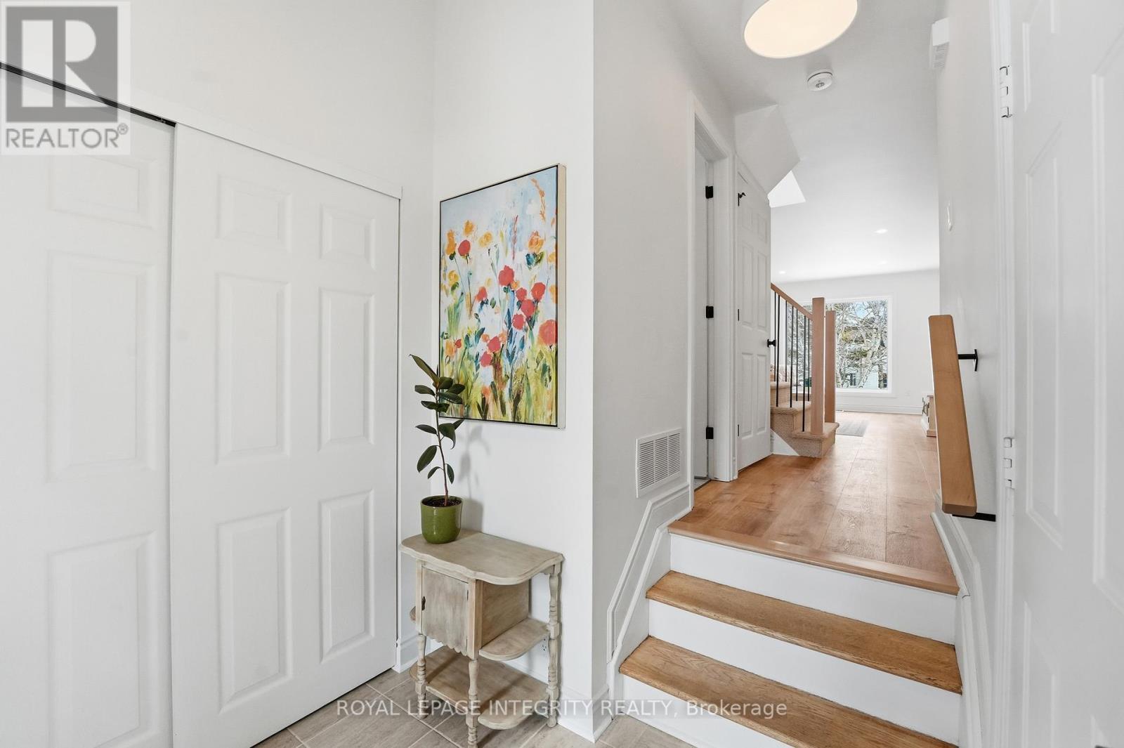 727 HANCOCK CRESCENT