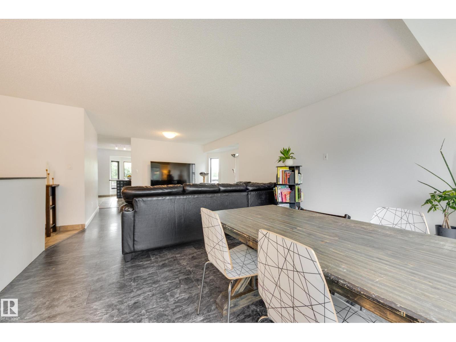 1123 48 ST NW