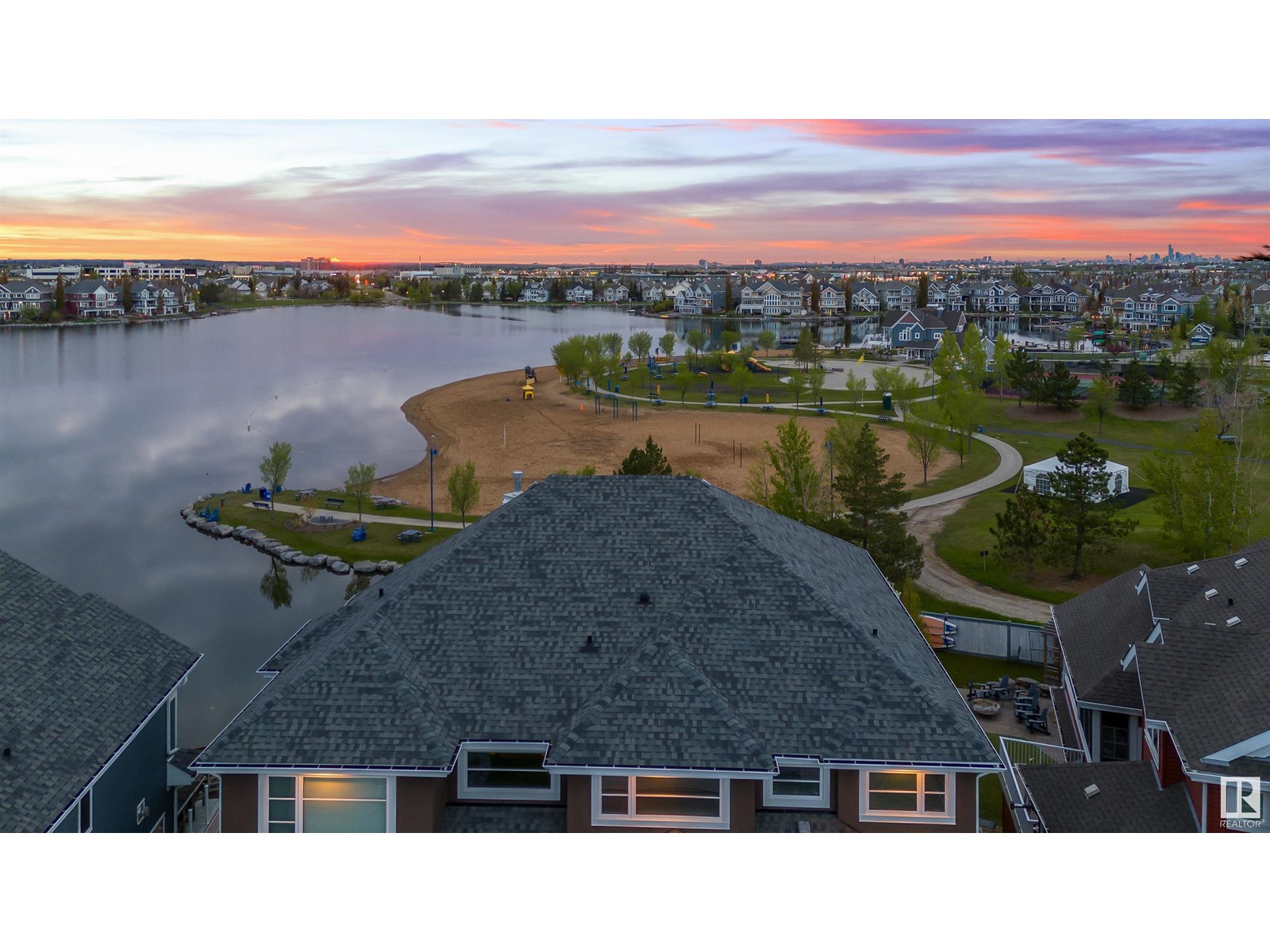 8818 19 AV SW