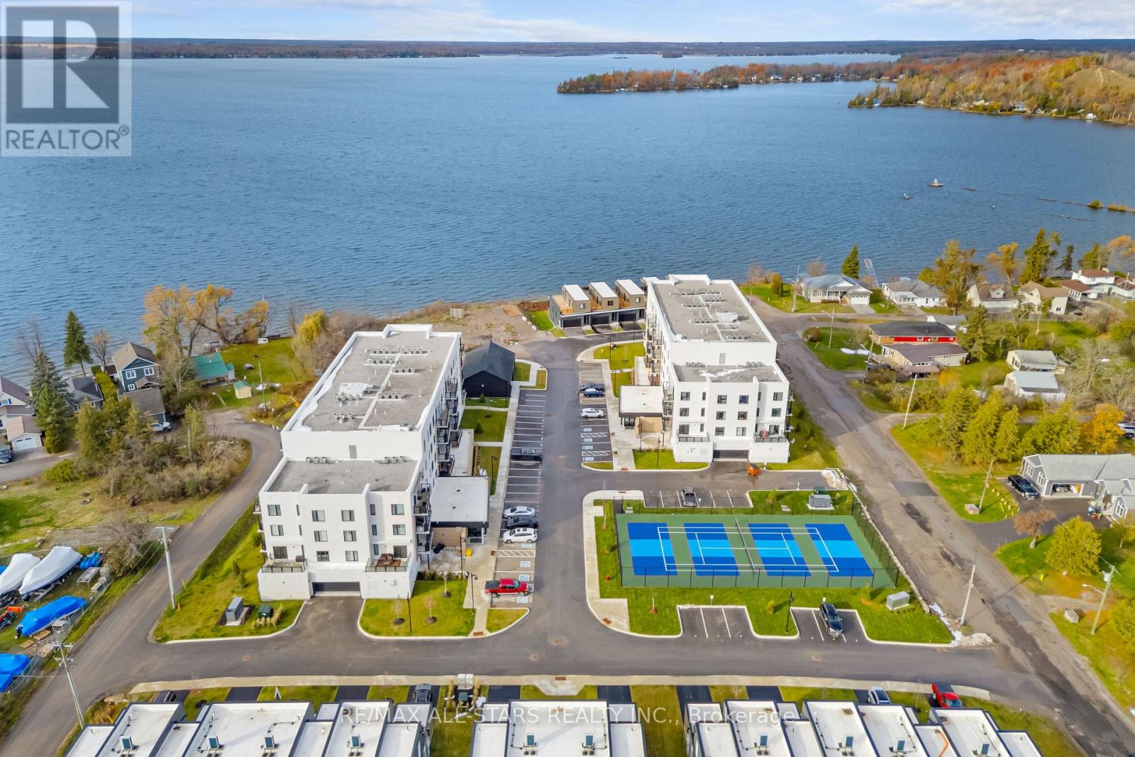 PH#5 - 19B WEST STREET N