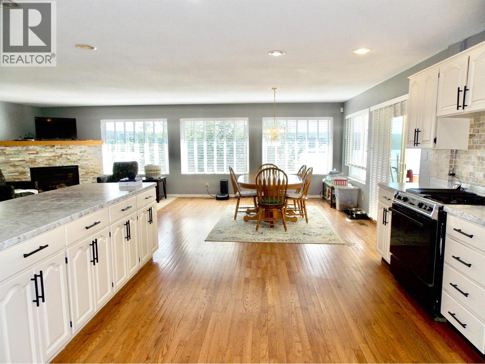 4126 MCKINLEY DRIVE