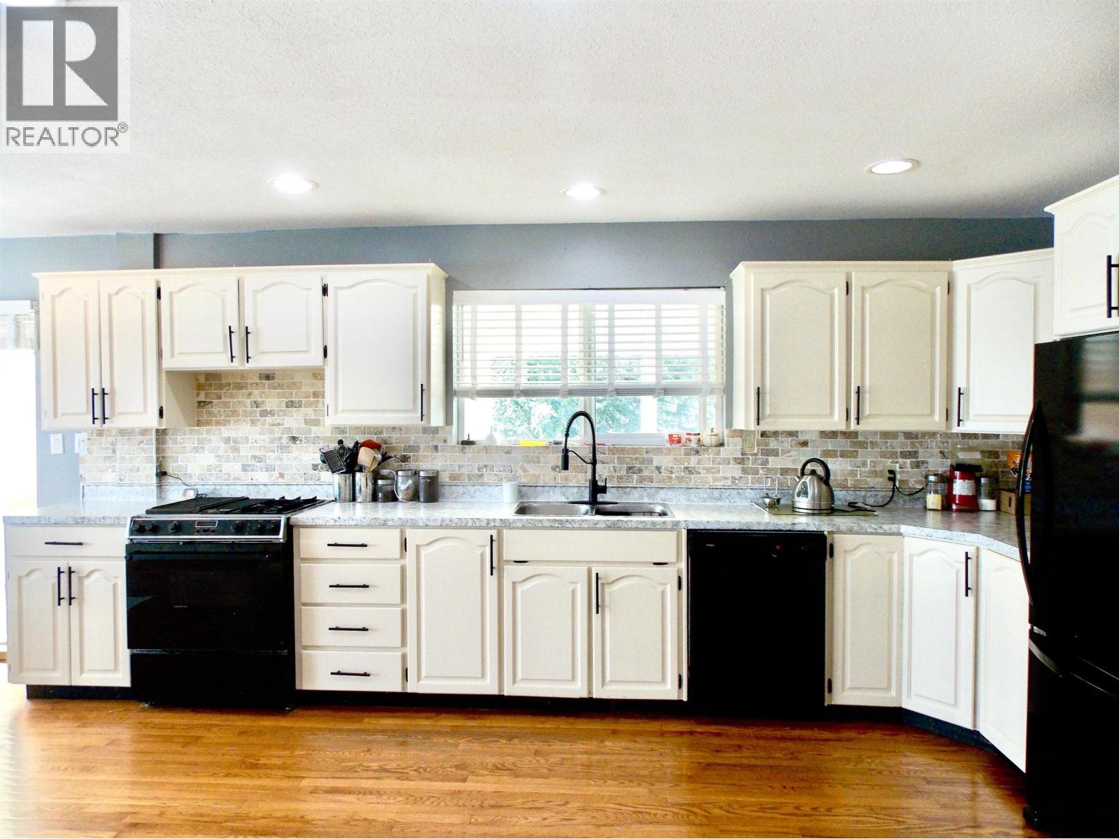 4126 MCKINLEY DRIVE