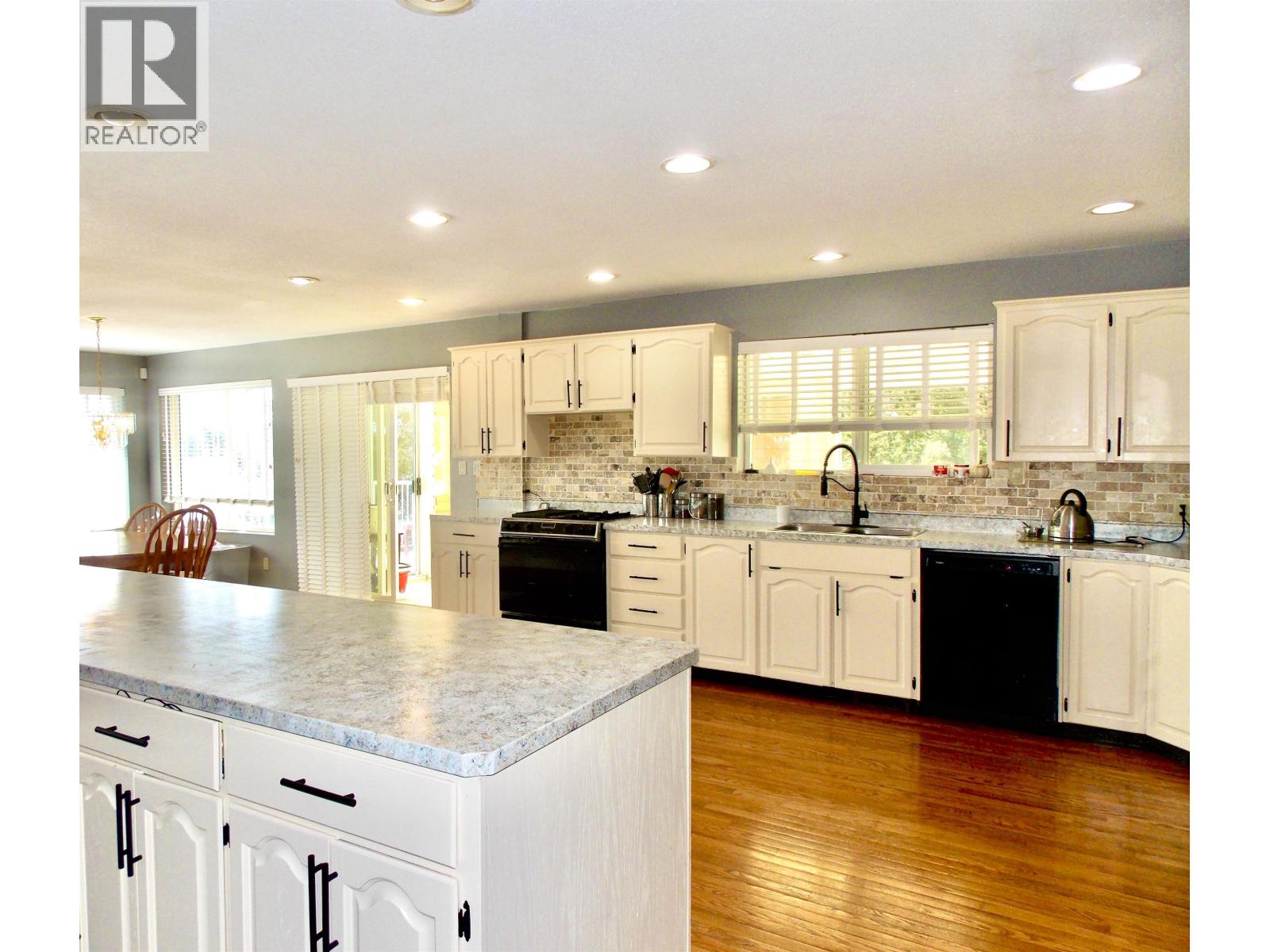 4126 MCKINLEY DRIVE