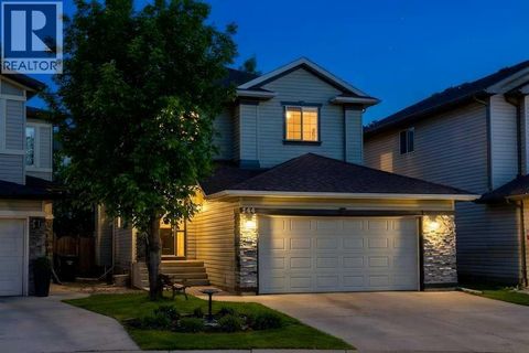 244 Eversyde Mews SW Calgary AB T2Y5E2