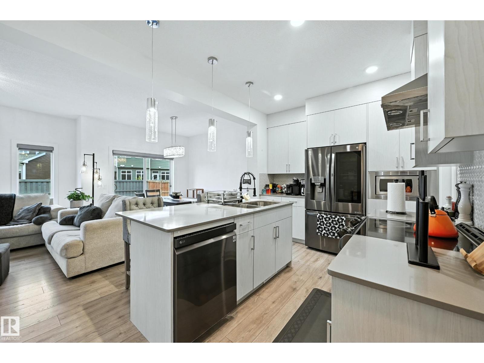 16603 31 AV SW