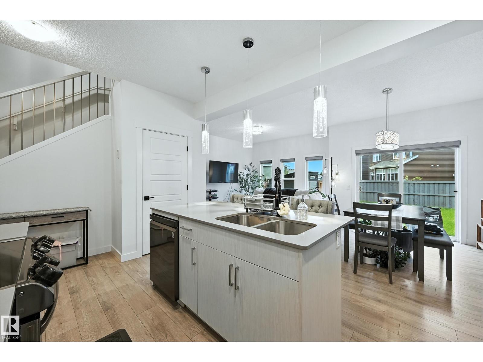 16603 31 AV SW