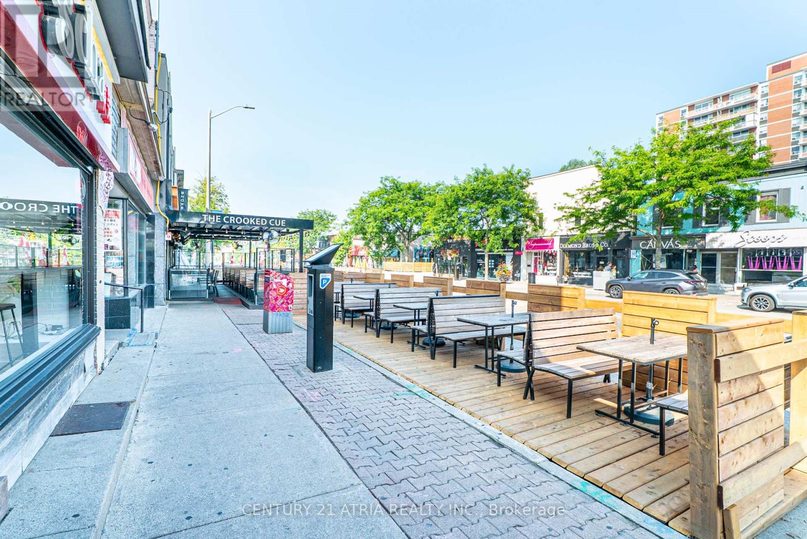 83 LAKESHORE ROAD