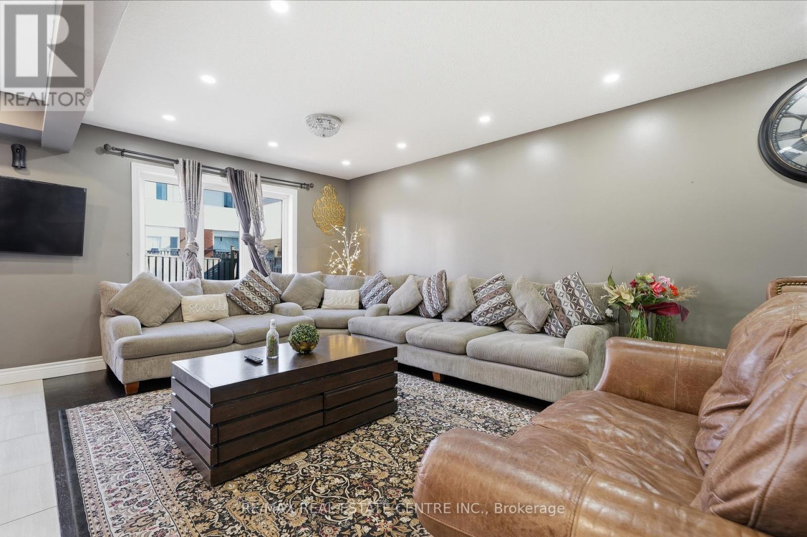 110 GREEN GATE BOULEVARD
