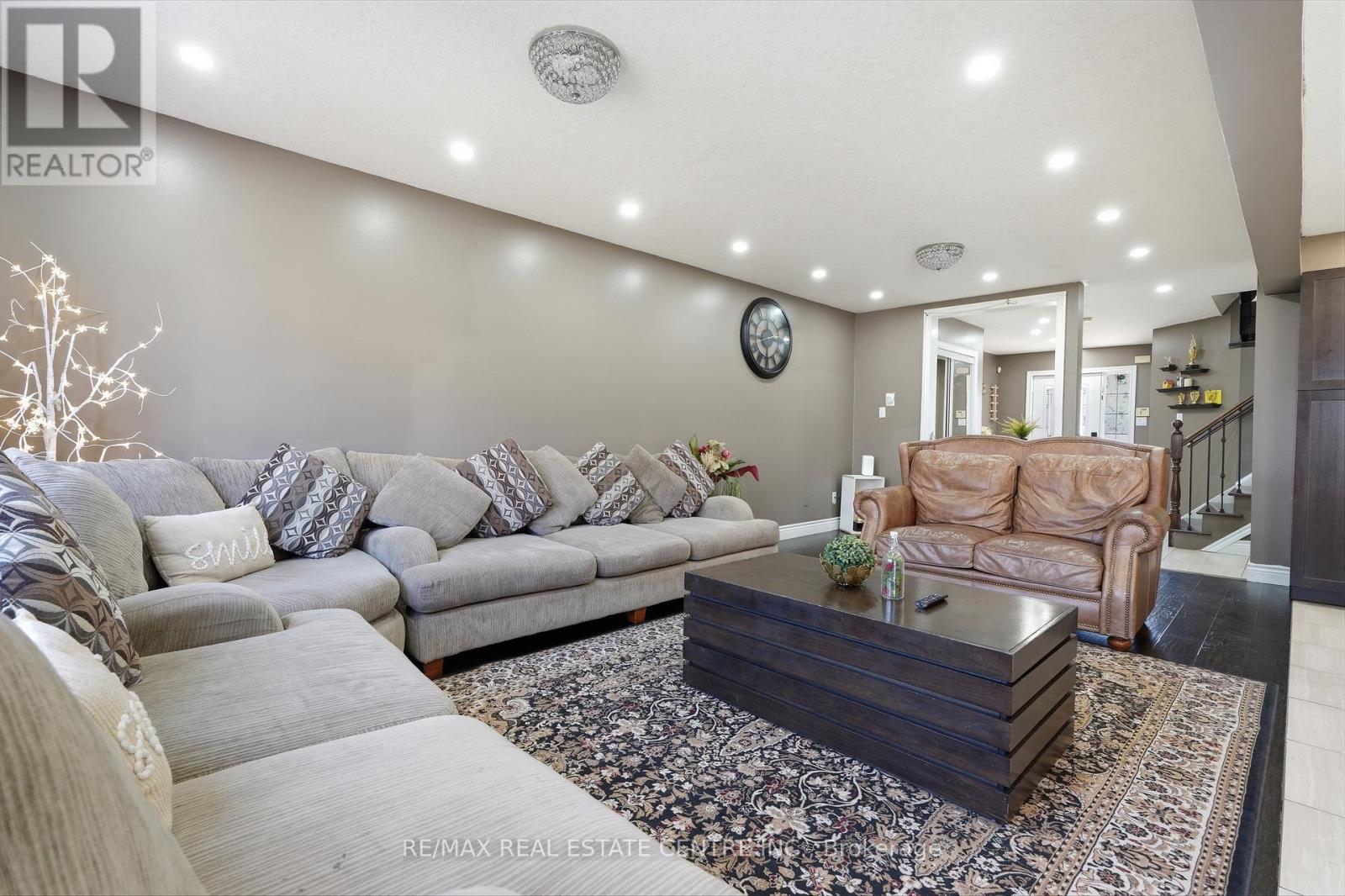 110 GREEN GATE BOULEVARD