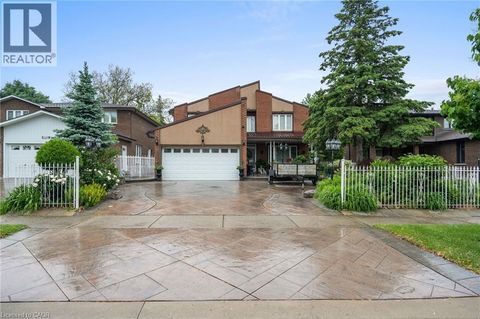 2545 POLLARD Drive Mississauga ON L5C3G9
