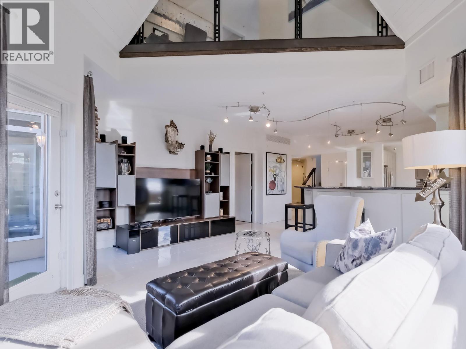 1088 Sunset Drive Unit# 221