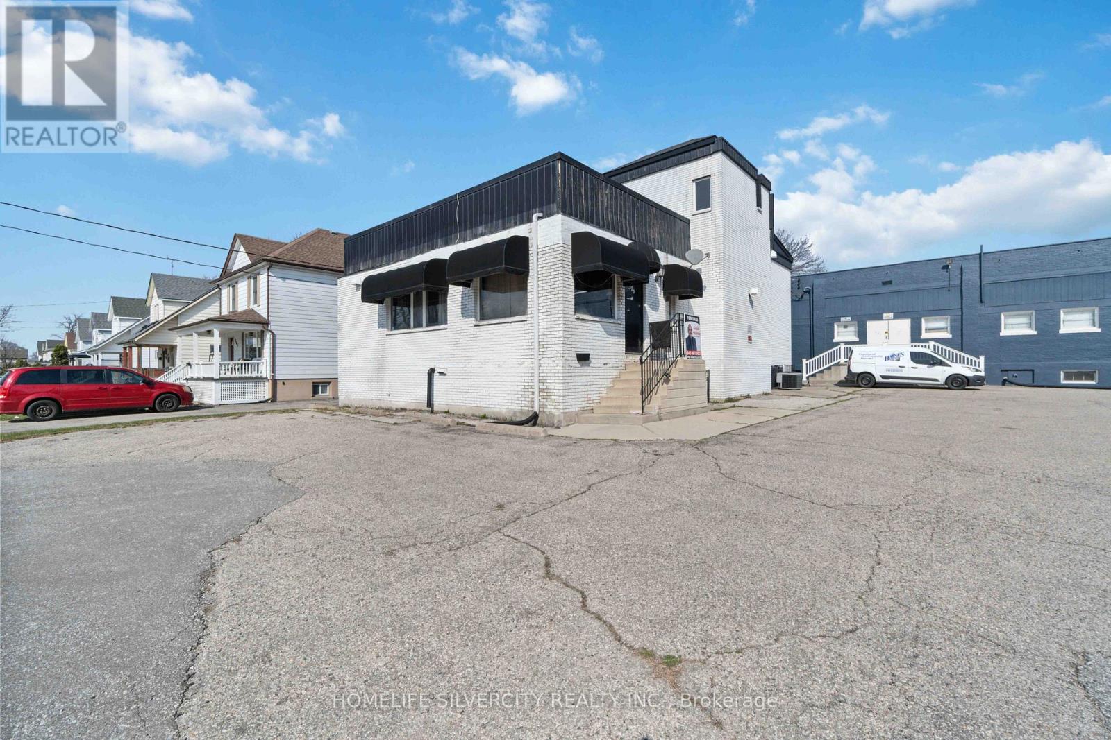 316 TALFOURD STREET E