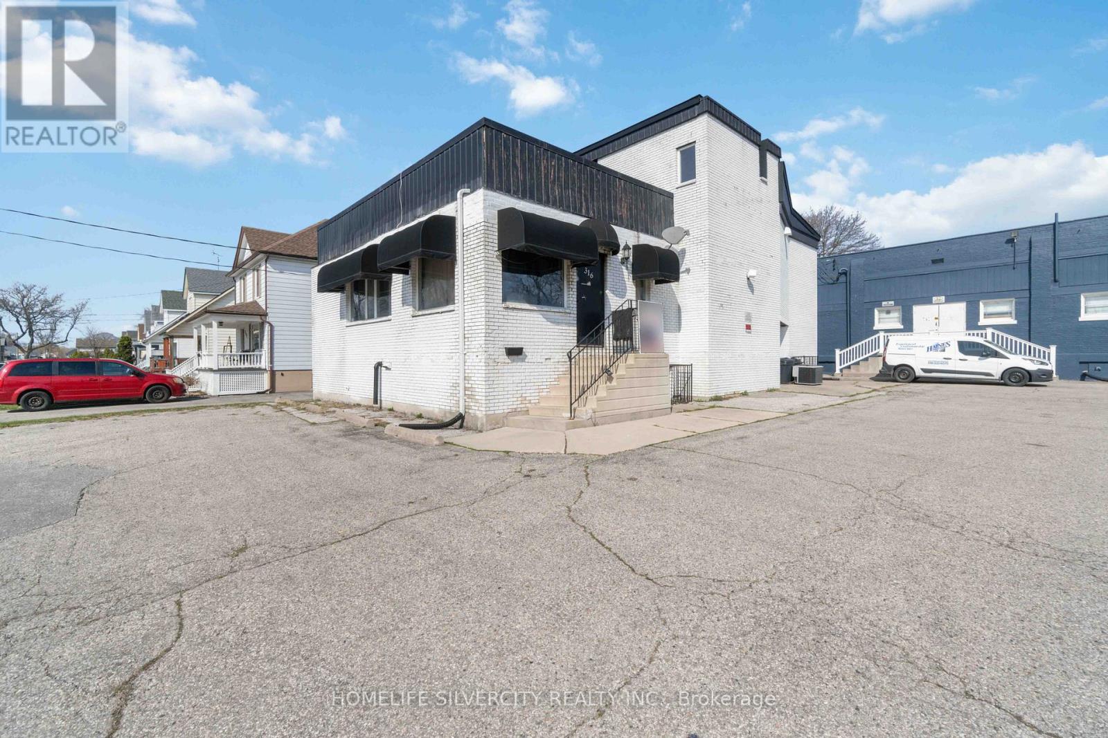 316 TALFOURD STREET E
