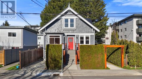 1 348 Beckley Ave Victoria BC V8V1J5
