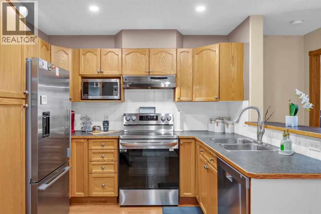 106, 728 Country Hills Road NW