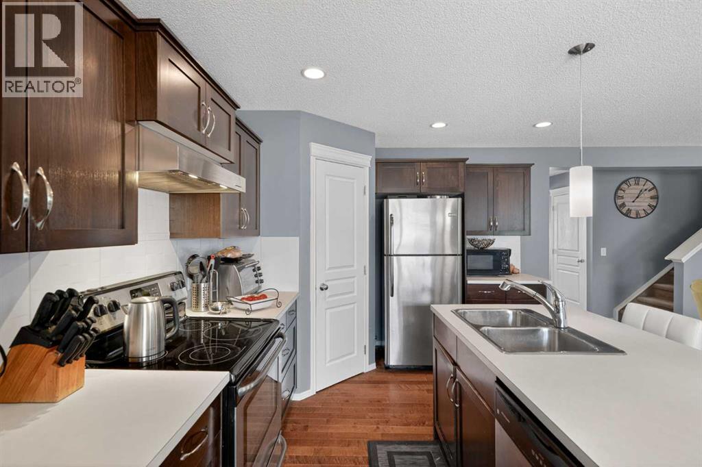 101 Elgin Meadows Manor SE