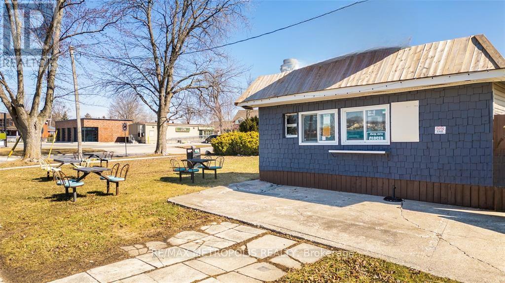 1522 ST CLAIR PARKWAY