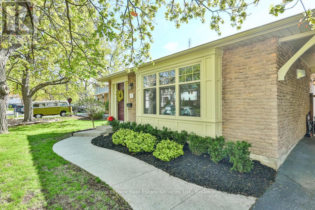 502 BOHEMIA CRESCENT