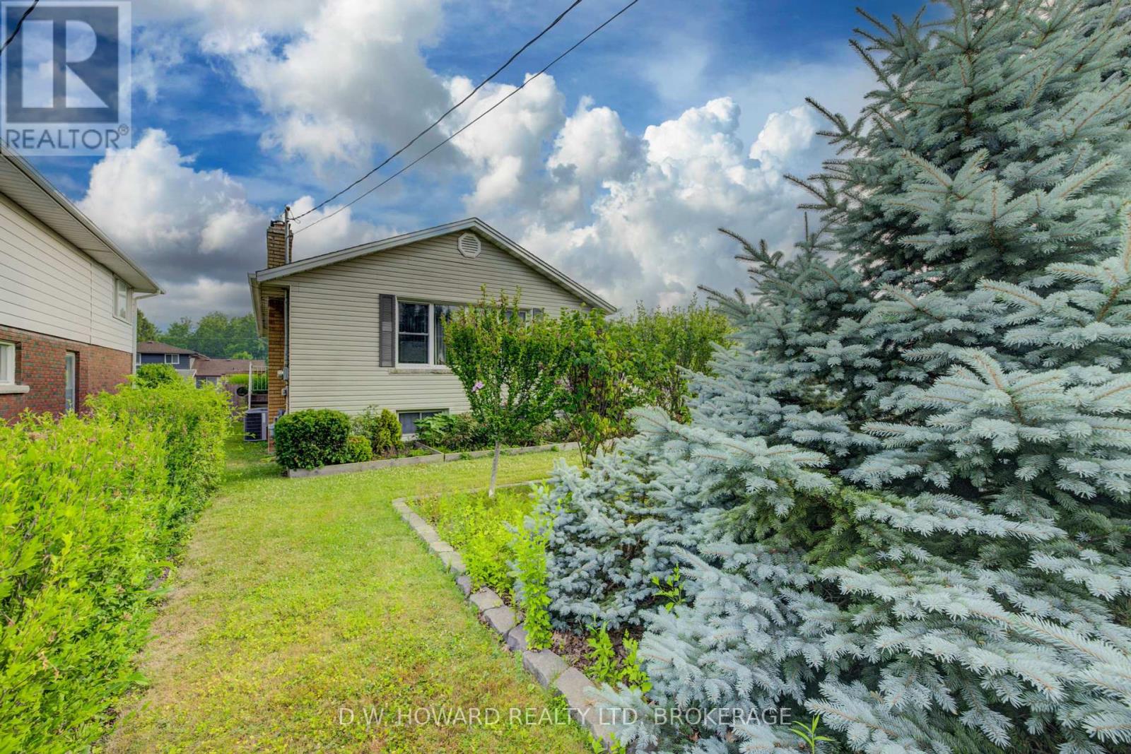 366 BOWEN ROAD