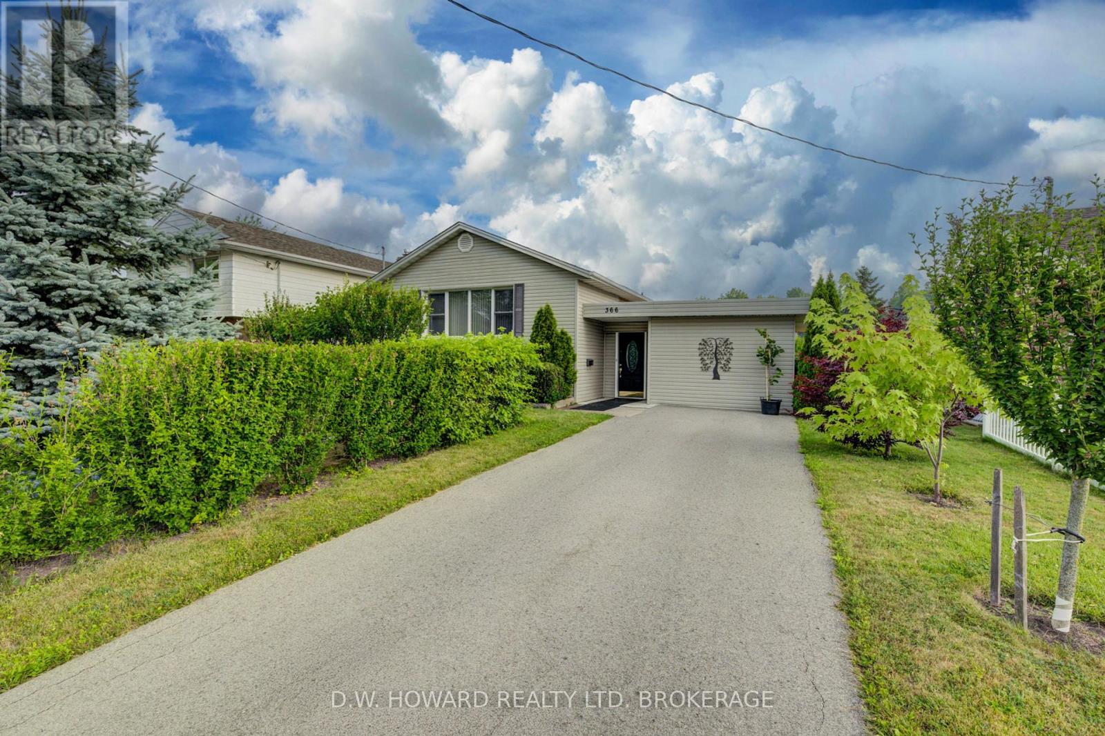366 BOWEN ROAD