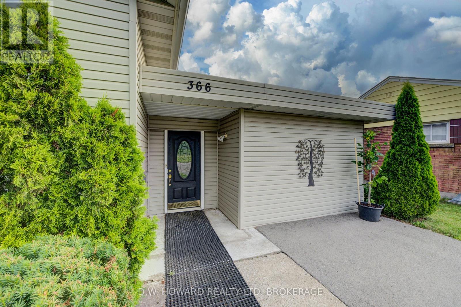 366 BOWEN ROAD