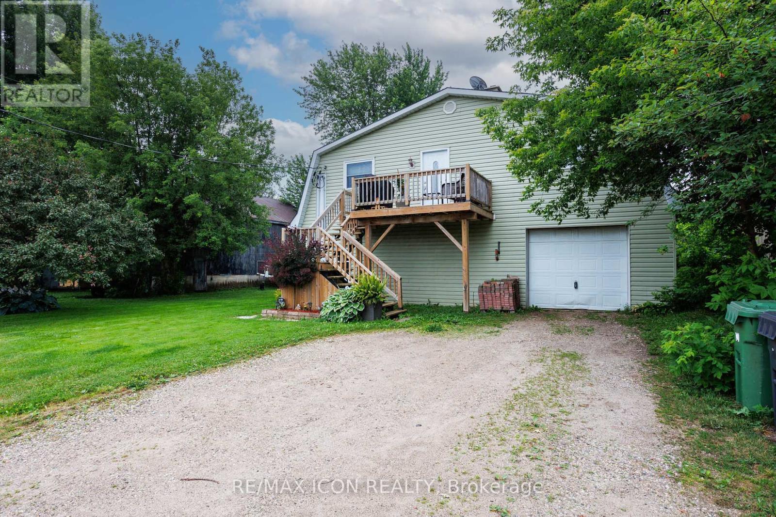 392008 GREY 109 ROAD